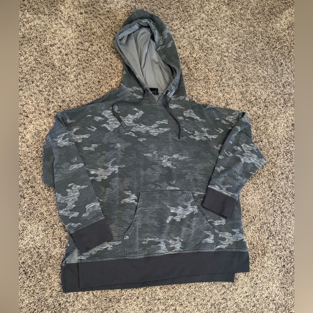 Women’s Athletic Works Gray Camouflage Hoodie XL and Sweatpants